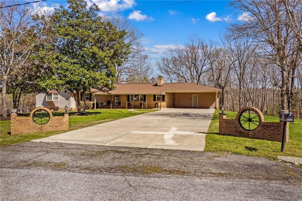 Photo of 5075 Lakeview Drive, Salisbury, NC 28147 (MLS # 1212424)