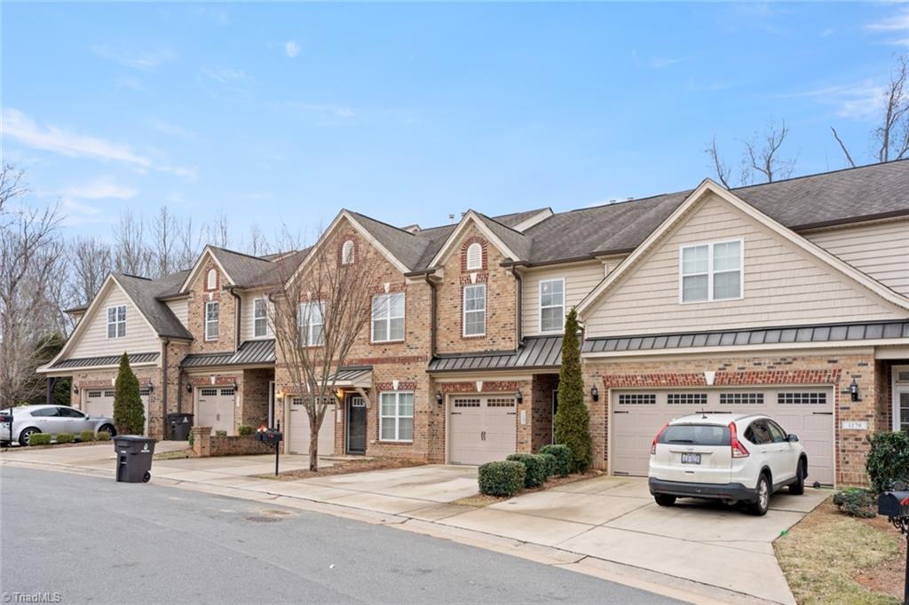 Winston-Salem, North Carolina 27103, United States, 2 Bedrooms Bedrooms, ,3 BathroomsBathrooms,Residential,Pending,9326