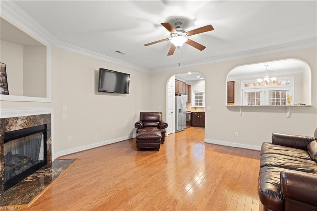 Winston-Salem, North Carolina 27103, United States, 2 Bedrooms Bedrooms, ,3 BathroomsBathrooms,Residential,Pending,9326