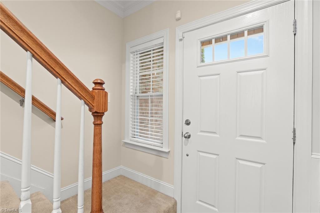 Winston-Salem, North Carolina 27103, United States, 2 Bedrooms Bedrooms, ,3 BathroomsBathrooms,Residential,Pending,9326