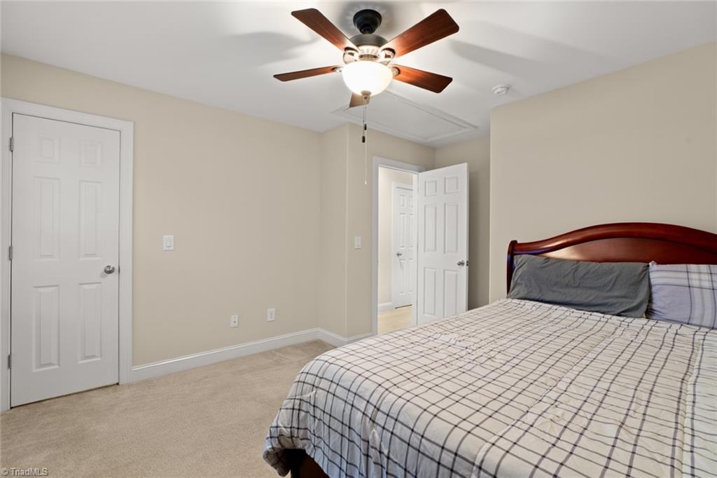 Winston-Salem, North Carolina 27103, United States, 2 Bedrooms Bedrooms, ,3 BathroomsBathrooms,Residential,Pending,9326