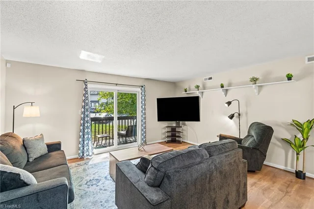 892 S Ridge Court, photo 5 of 29