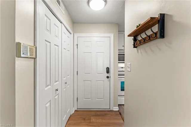 892 S Ridge Court, photo 3 of 29