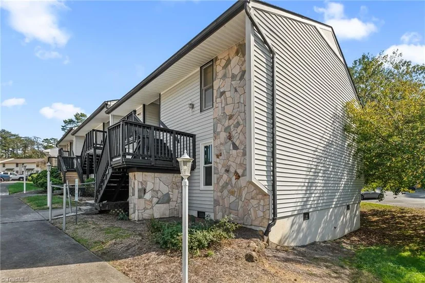 892 S Ridge Court, photo 1 of 29