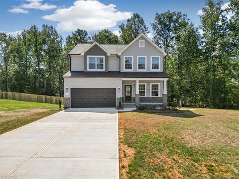 Homes For Sale - 413 Stonewell Court #LOT 41<br/> Pleasant Garden, NC 27313