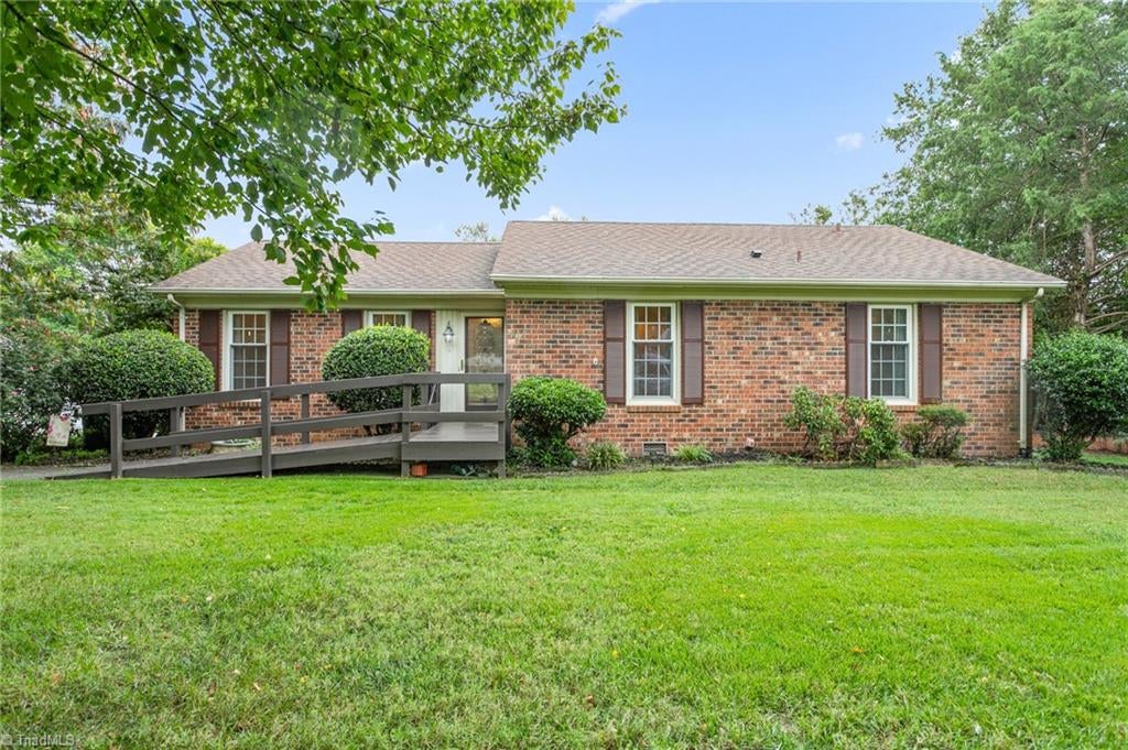 Photo of 1609 Regency Drive, Burlington, NC 27215 (MLS # 1236805)