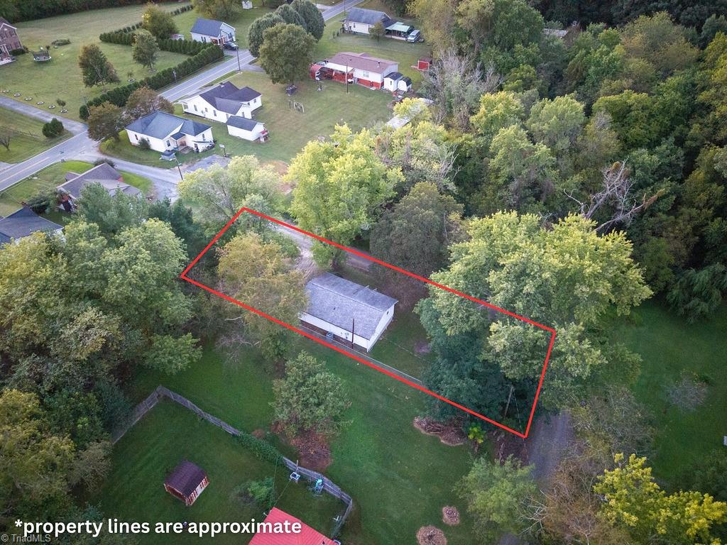 Photo of 122 Galyean Road, Mount Airy, NC 27030 (MLS # 1237004)
