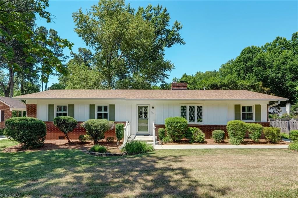 Photo of 4921 Starmount Drive, Greensboro, NC 27410 (MLS # 1225064)
