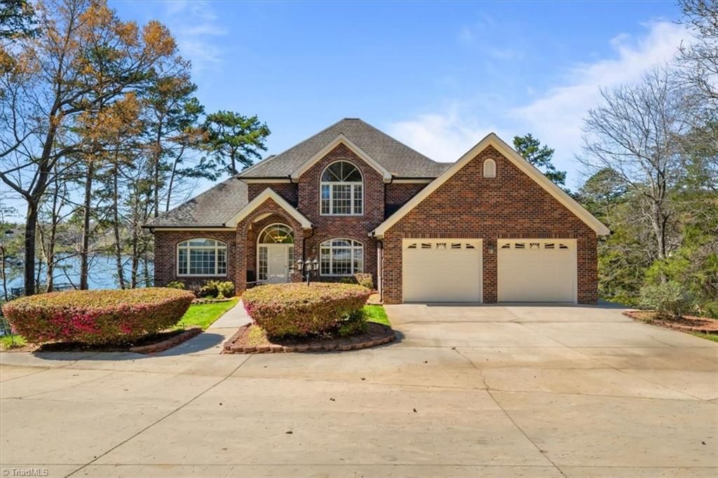 Photo of 704 Shoreline Drive, New London, NC 28127 (MLS # 1213470)