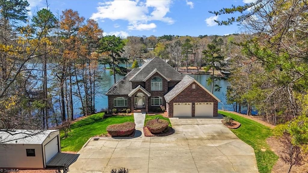 Photo of 704 Shoreline Drive, New London, NC 28127 (MLS # 1213470)