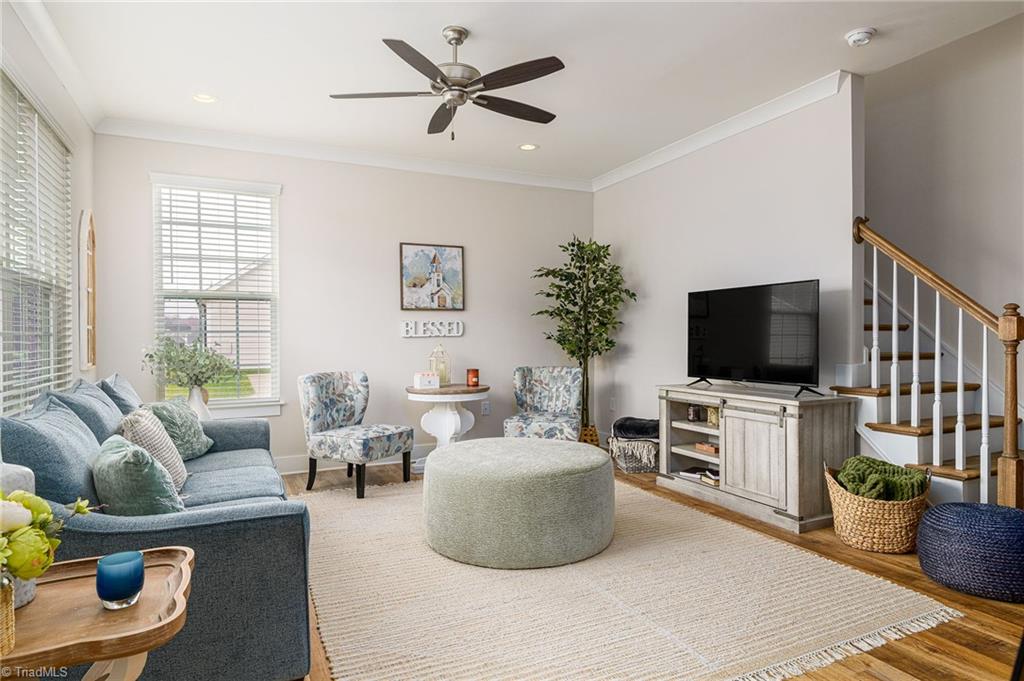 1739 Westfall Street