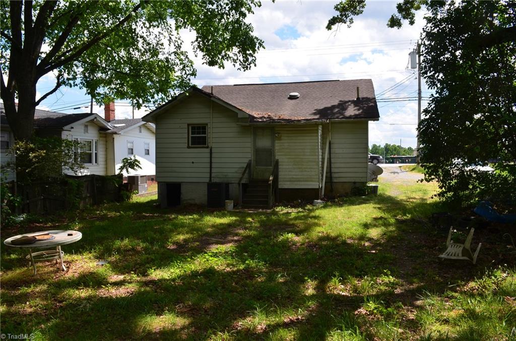2706 W English Road, High Point, North Carolina image 12