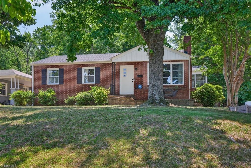 215 S Lindell Road, Greensboro, NC, 27403