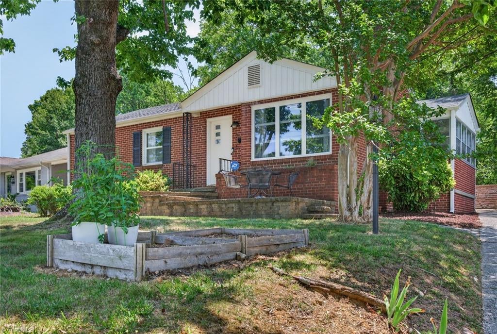 215 S Lindell Road