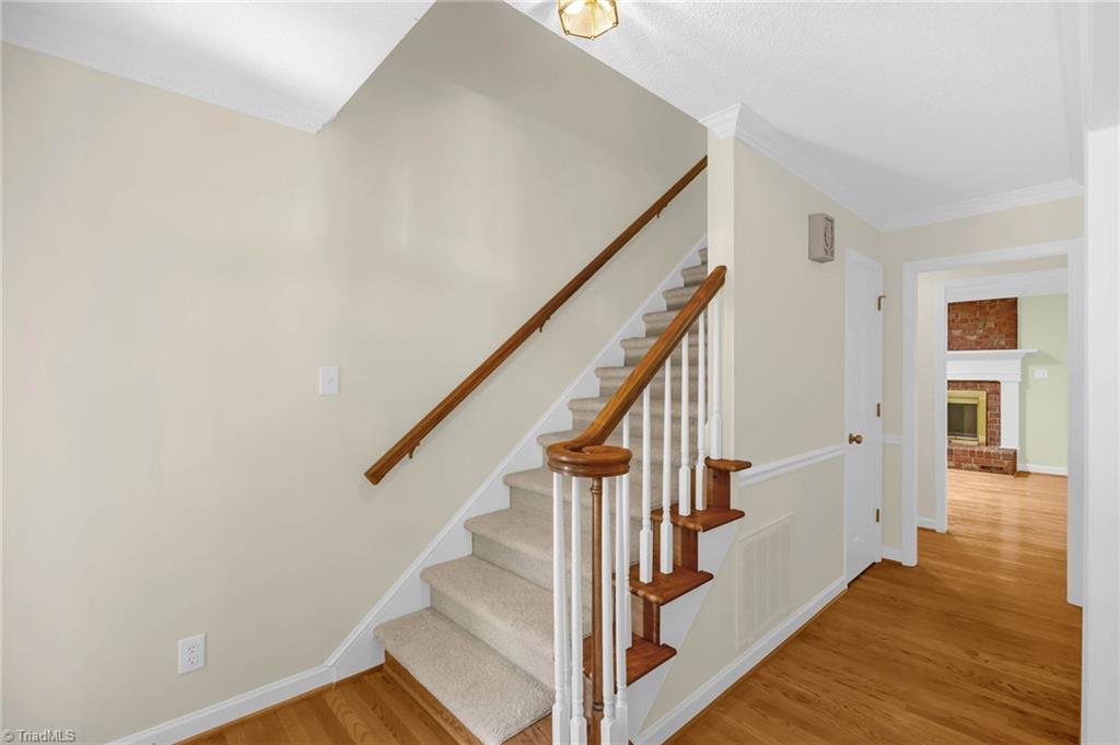 Greensboro, North Carolina 27410, United States, 4 Bedrooms Bedrooms, ,3 BathroomsBathrooms,Residential,Pending,193944