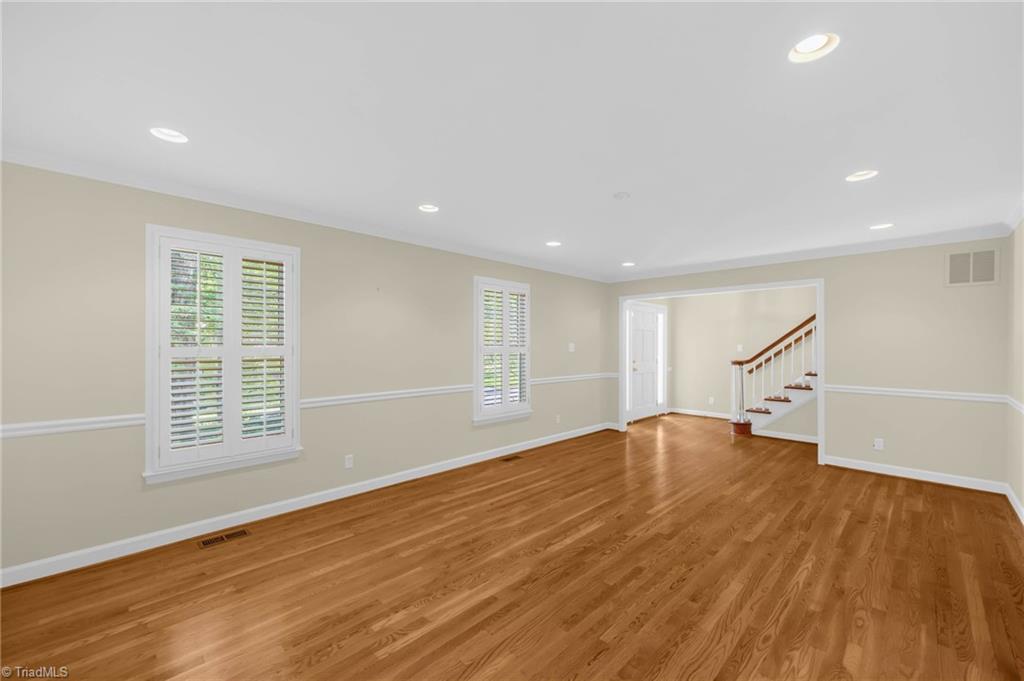 Greensboro, North Carolina 27410, United States, 4 Bedrooms Bedrooms, ,3 BathroomsBathrooms,Residential,Pending,193944