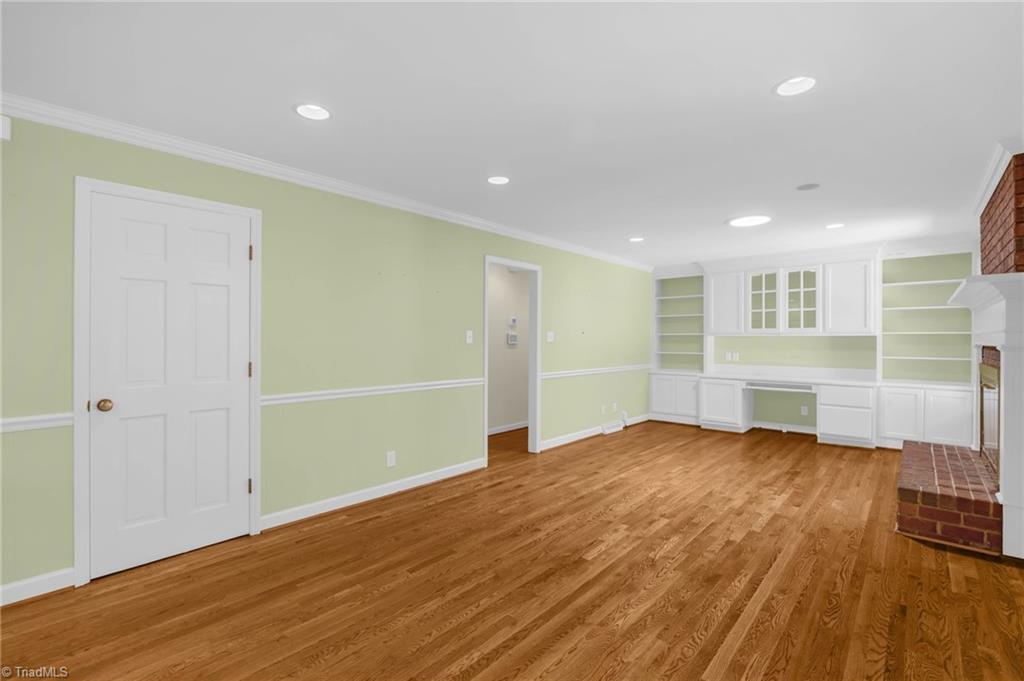 Greensboro, North Carolina 27410, United States, 4 Bedrooms Bedrooms, ,3 BathroomsBathrooms,Residential,Pending,193944