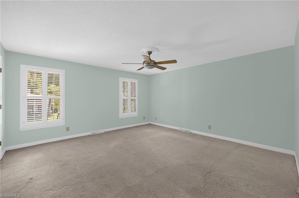 Greensboro, North Carolina 27410, United States, 4 Bedrooms Bedrooms, ,3 BathroomsBathrooms,Residential,Pending,193944