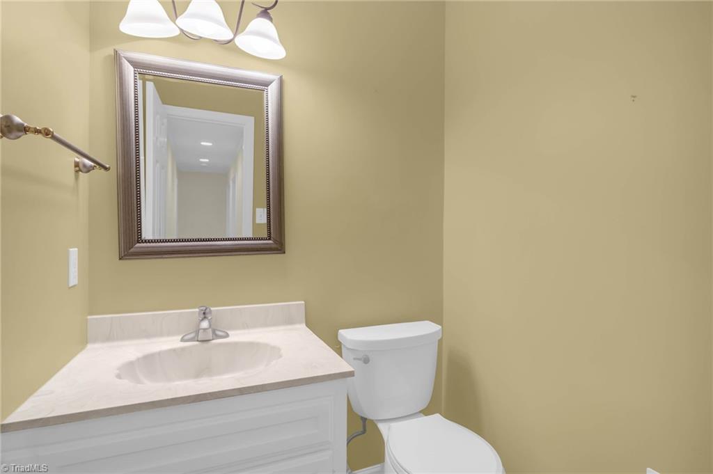 Greensboro, North Carolina 27410, United States, 4 Bedrooms Bedrooms, ,3 BathroomsBathrooms,Residential,Pending,193944