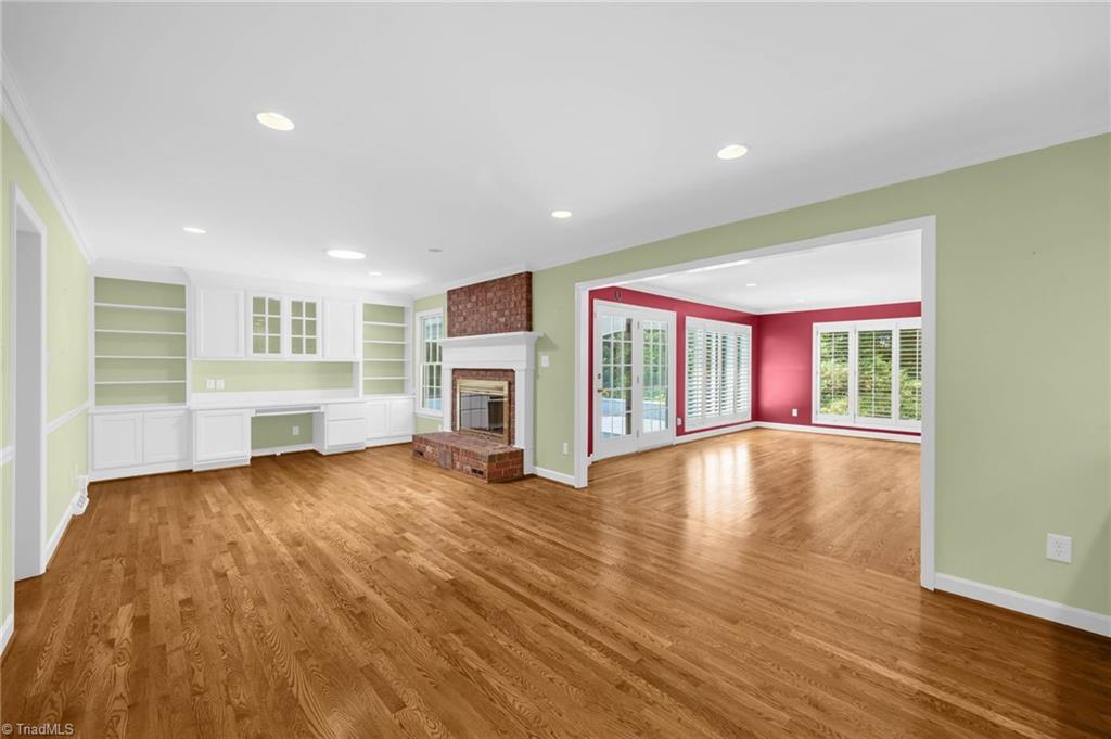 Greensboro, North Carolina 27410, United States, 4 Bedrooms Bedrooms, ,3 BathroomsBathrooms,Residential,Pending,193944