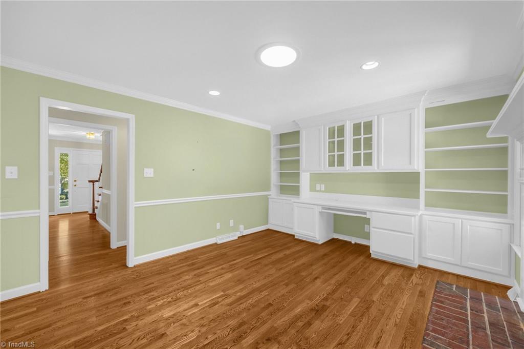 Greensboro, North Carolina 27410, United States, 4 Bedrooms Bedrooms, ,3 BathroomsBathrooms,Residential,Pending,193944