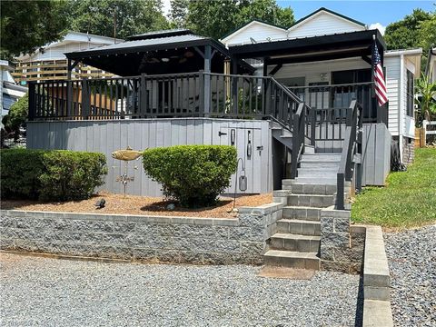 A home in New London