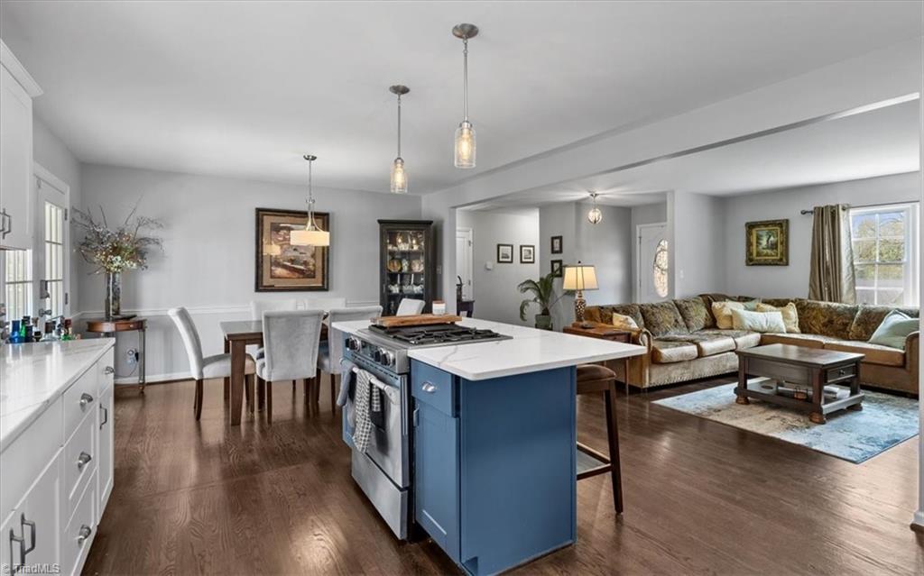 Greensboro, North Carolina 27408, United States, 3 Bedrooms Bedrooms, ,2 BathroomsBathrooms,Residential,Pending,90882