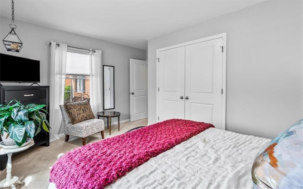 Greensboro, North Carolina 27408, United States, 3 Bedrooms Bedrooms, ,2 BathroomsBathrooms,Residential,Pending,90882