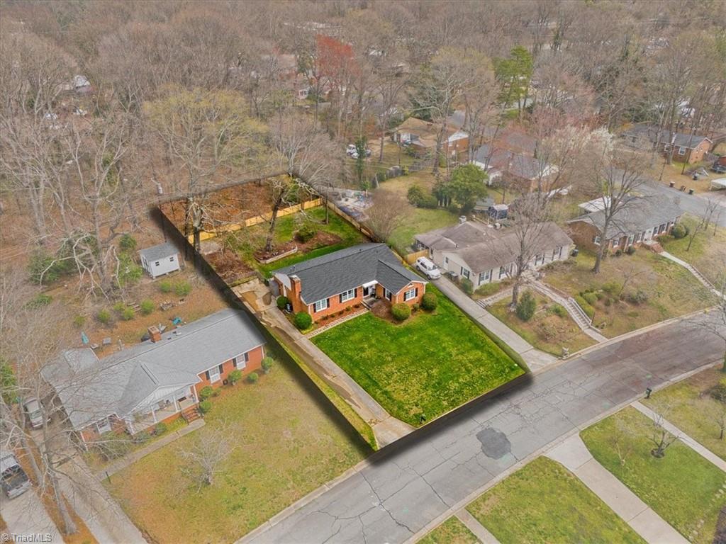 Greensboro, North Carolina 27408, United States, 3 Bedrooms Bedrooms, ,2 BathroomsBathrooms,Residential,Pending,90882