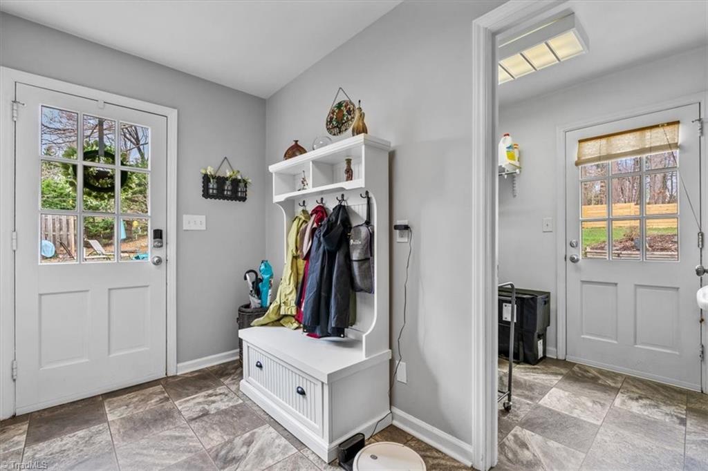 Greensboro, North Carolina 27408, United States, 3 Bedrooms Bedrooms, ,2 BathroomsBathrooms,Residential,Pending,90882