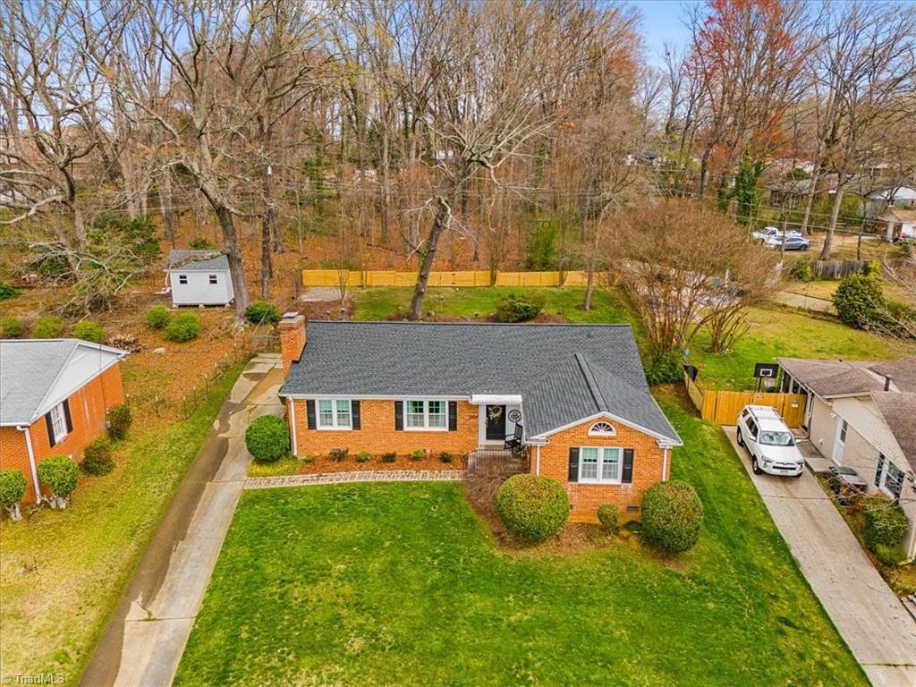 Greensboro, North Carolina 27408, United States, 3 Bedrooms Bedrooms, ,2 BathroomsBathrooms,Residential,Pending,90882