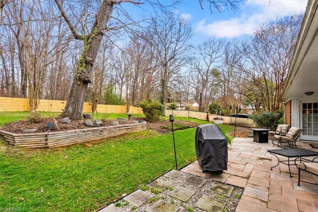 Greensboro, North Carolina 27408, United States, 3 Bedrooms Bedrooms, ,2 BathroomsBathrooms,Residential,Pending,90882