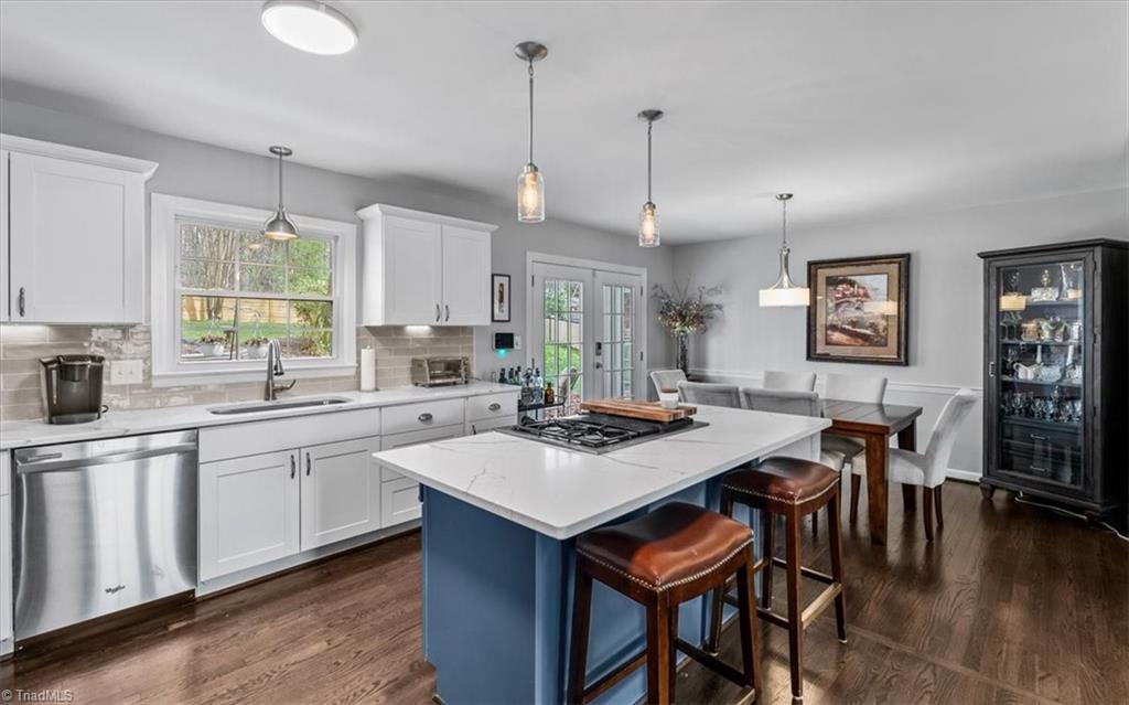 Greensboro, North Carolina 27408, United States, 3 Bedrooms Bedrooms, ,2 BathroomsBathrooms,Residential,Pending,90882