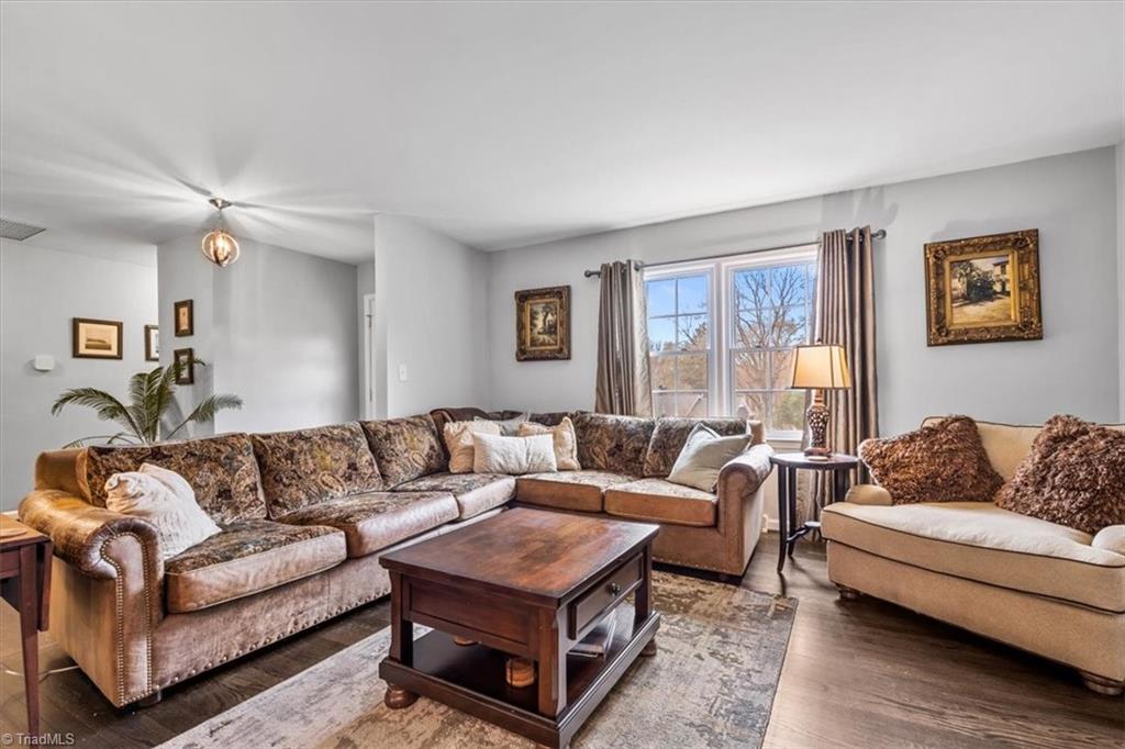 Greensboro, North Carolina 27408, United States, 3 Bedrooms Bedrooms, ,2 BathroomsBathrooms,Residential,Pending,90882