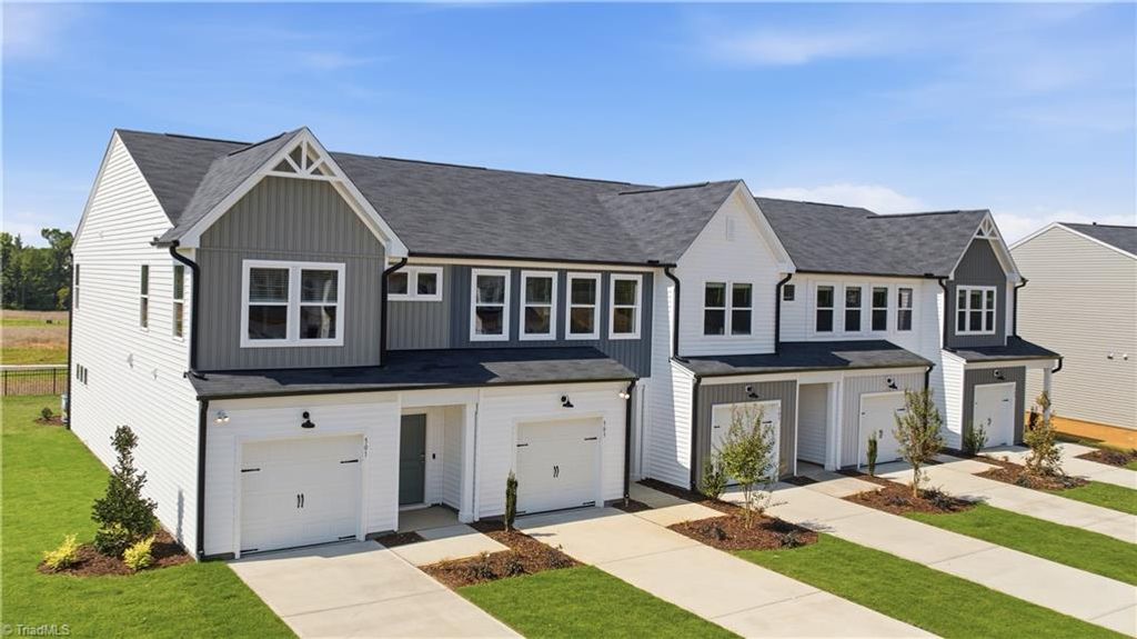 Photo of 519 Prosecco Drive, Thomasville, NC 27360 (MLS # 1229179)