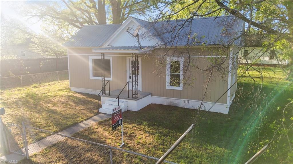 621 Morehead Street, Eden, North Carolina image 20