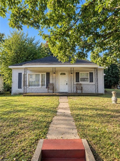 Homes For Sale - 2811 Camborne Street<br/> Greensboro, NC 27407