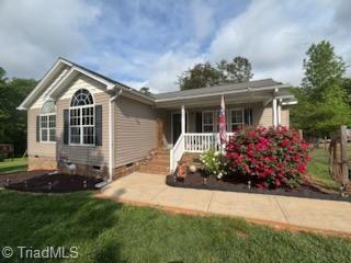 695 Logan Lane, Liberty, North Carolina image 1