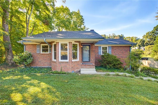 1418 ROCK SPRING ST, GREENSBORO, NC 27405 - Image b105efdd77ddc5d64c486dc149b70873/2789265909