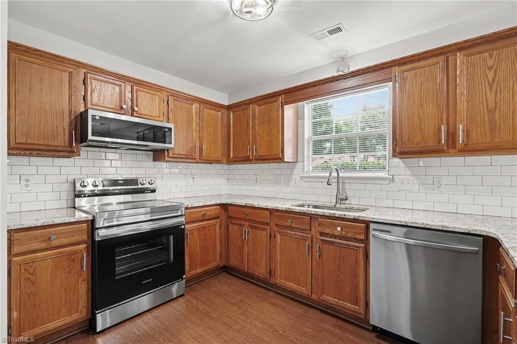Photo of 7518 Prindle Lake Drive, Charlotte, NC 28277 (MLS # 1225640)