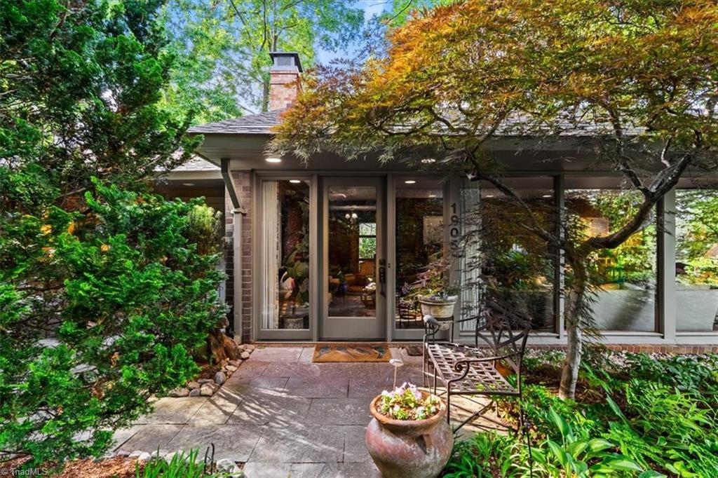 1905 Huntington Road