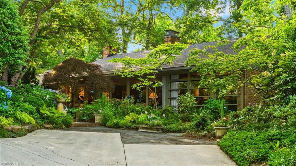 1905 Huntington Road