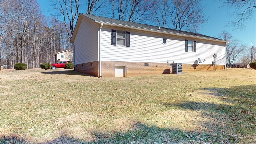 161 Azalea Drive, Mount Airy, North Carolina image 3