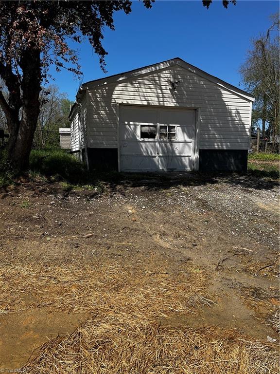 Photo 7 of 23 of 181 Old Toast Road mobile home