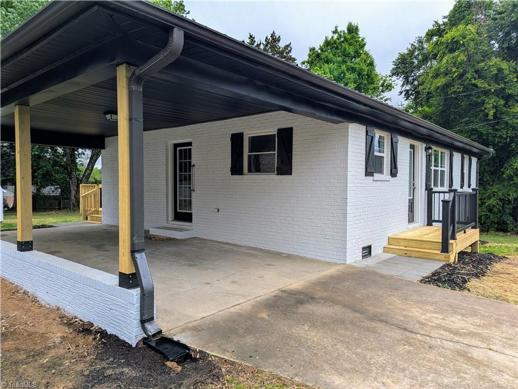 Photo of 1892 Lake Road, Thomasville, NC 27360 (MLS # 1219119)