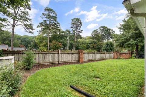 A home in Clemmons