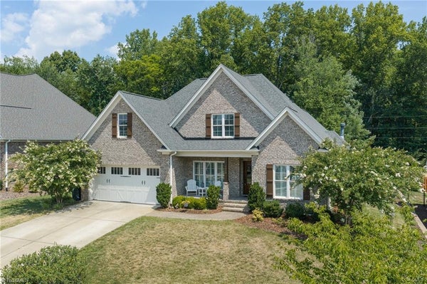 1410 BETHANY DR, GREENSBORO, NC 27455 - Image b151d4c4ae077409b6041fa0de5749fb/2471813599