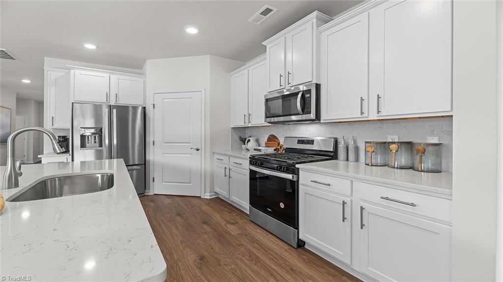 202 Mary Montrose Boulevard