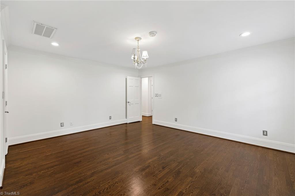 Greensboro, North Carolina 27408, United States, 4 Bedrooms Bedrooms, ,5 BathroomsBathrooms,Residential,Active,217669