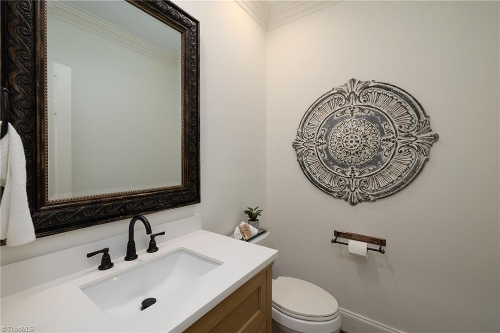 Greensboro, North Carolina 27408, United States, 4 Bedrooms Bedrooms, ,5 BathroomsBathrooms,Residential,Active,217669